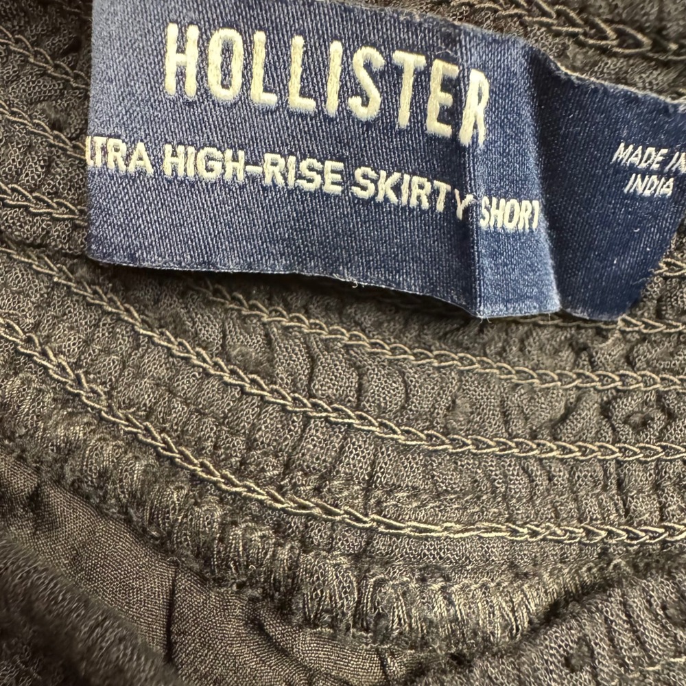 Hollister Black Smocked Ultra High Rise Skirty Shorts Size S - Picture 3 of 4